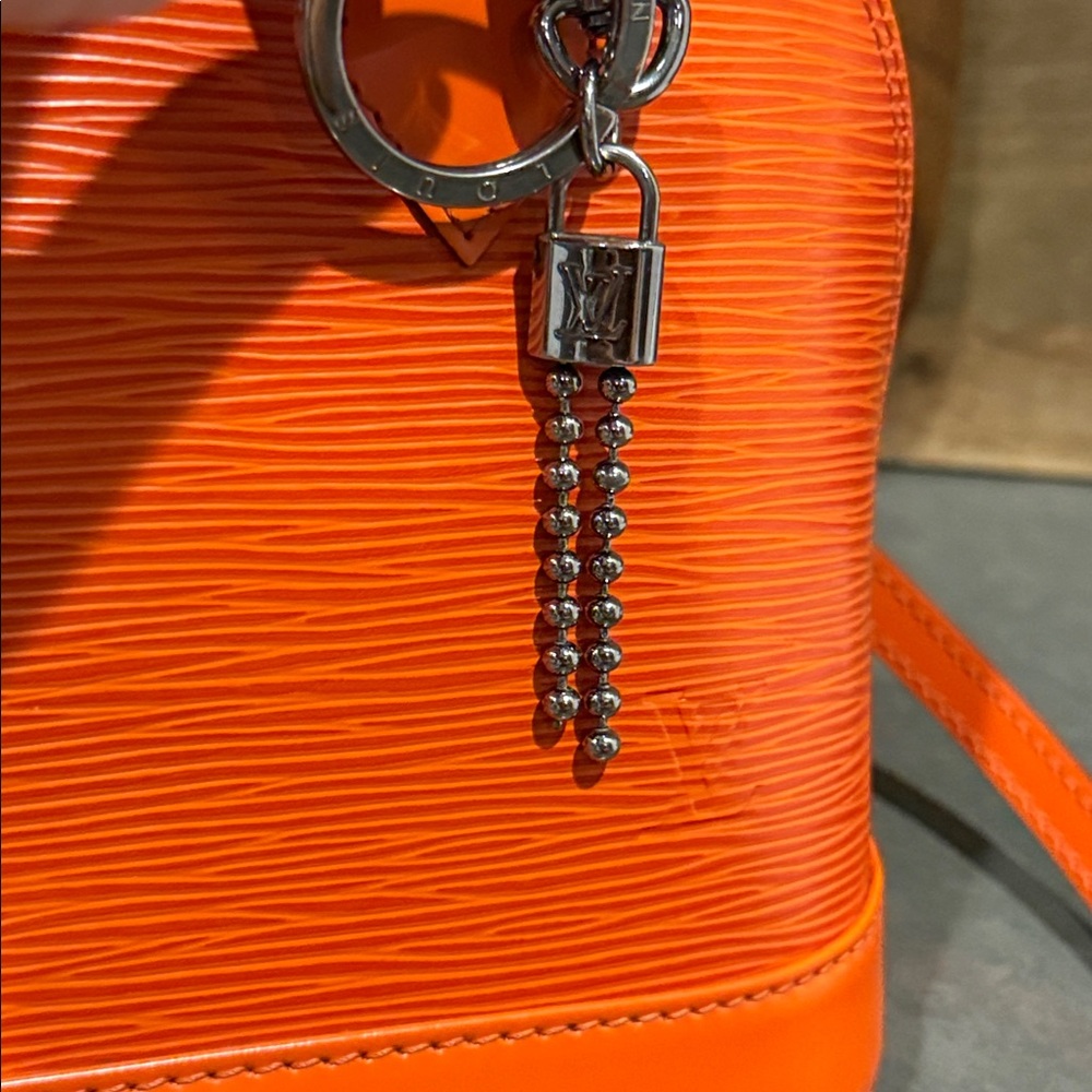 Louis Vuitton Lock Key Holder Bag Charm Gunmetal - Picture 5 of 5